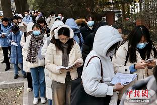 足球报：36岁的阿德里安或将彻底告别中超，但仍可能会在亚洲踢球